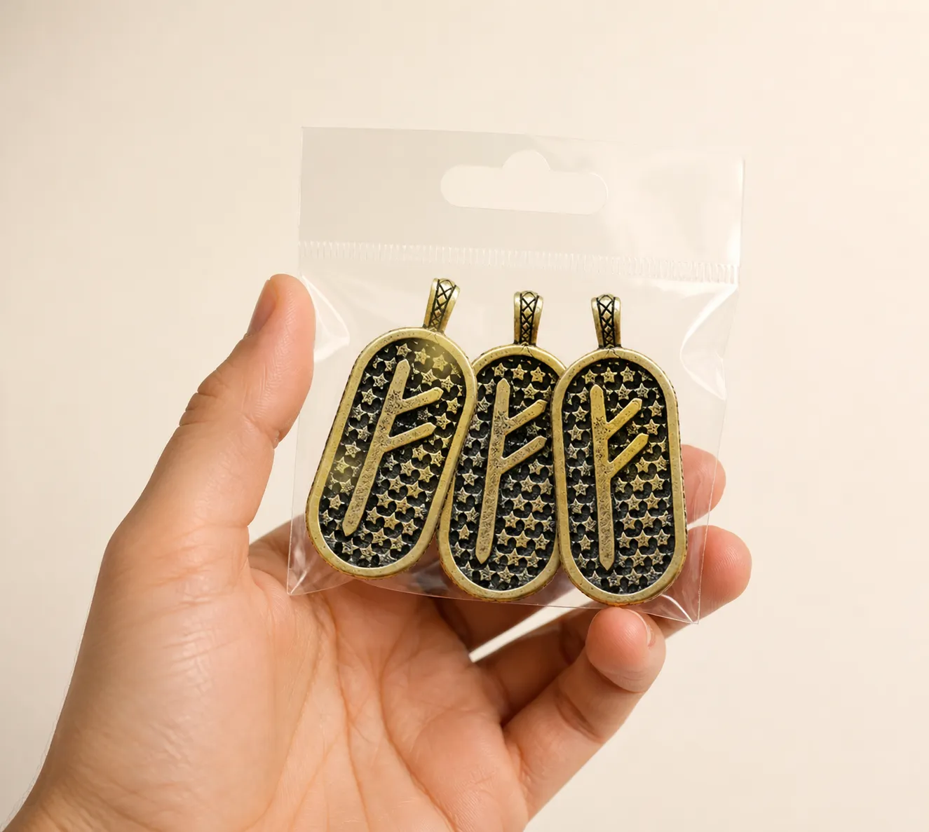 Fehu Amulet — le produit en main